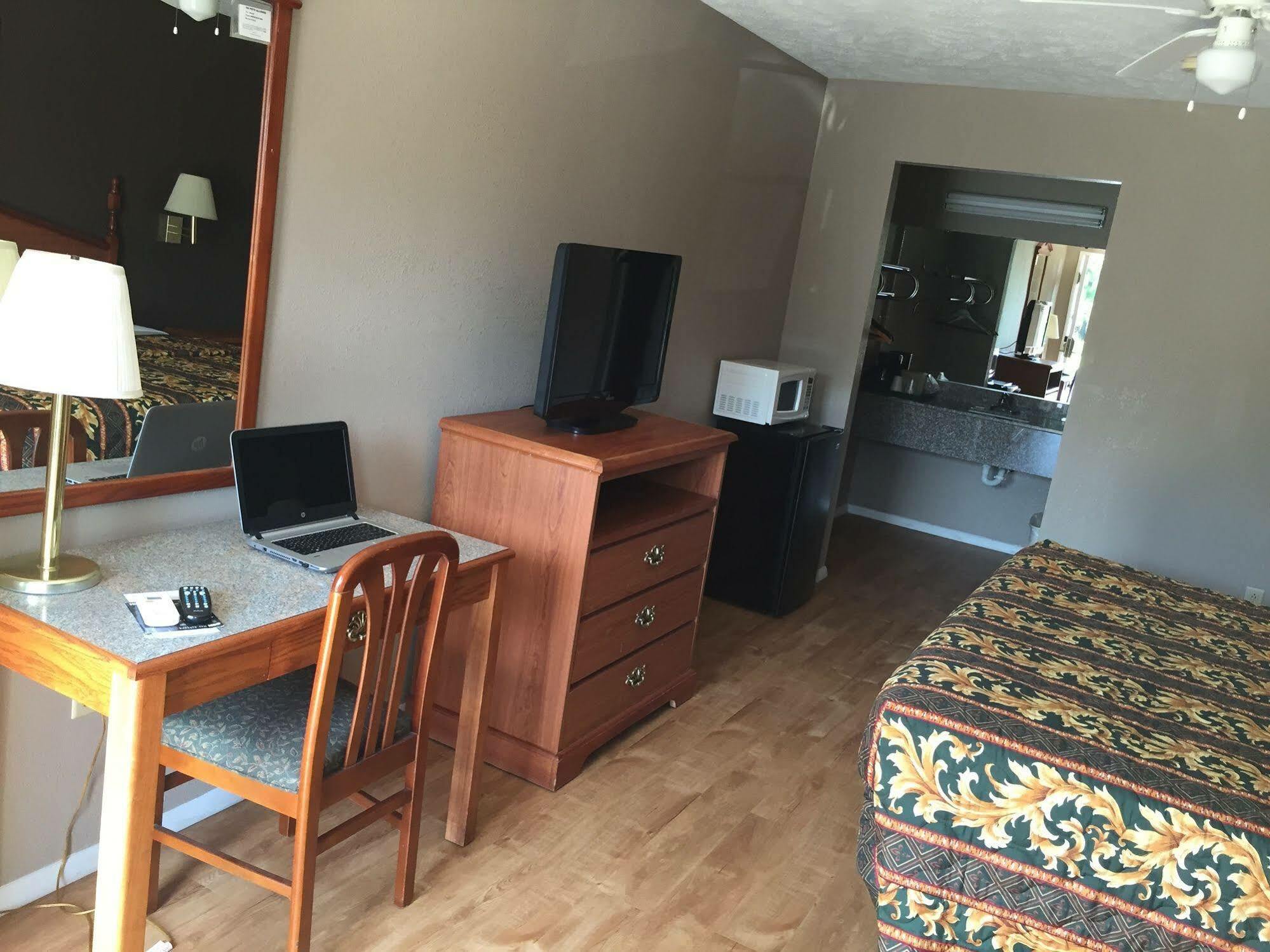 Deerfield Inn New Johnsonville Esterno foto